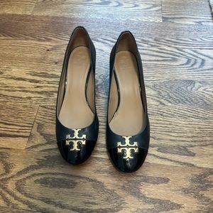 Tory Burch black leather with patent toe heel size 9